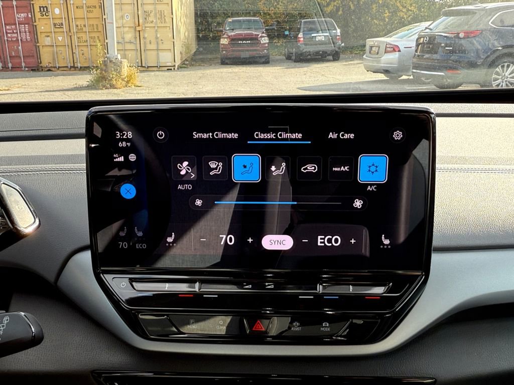 Used 2023 Volkswagen ID.4 Pro image 16