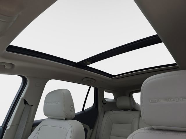 Used 2024 GMC Terrain Denali w/ Denali Premium Package AWD/4WD image 33