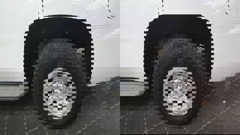 Used 2019 Chevrolet Tahoe 4WD w/ Enhanced Driver Alert Package image 29