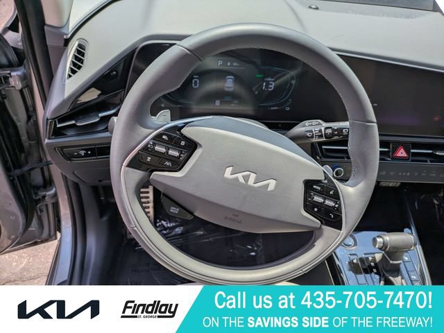 Certified 2025 Kia Niro EX Touring FWD image 19