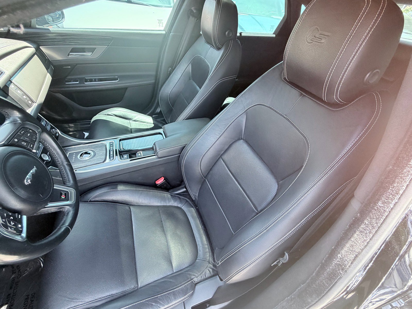 Used 2017 Jaguar XF S RWD image 7