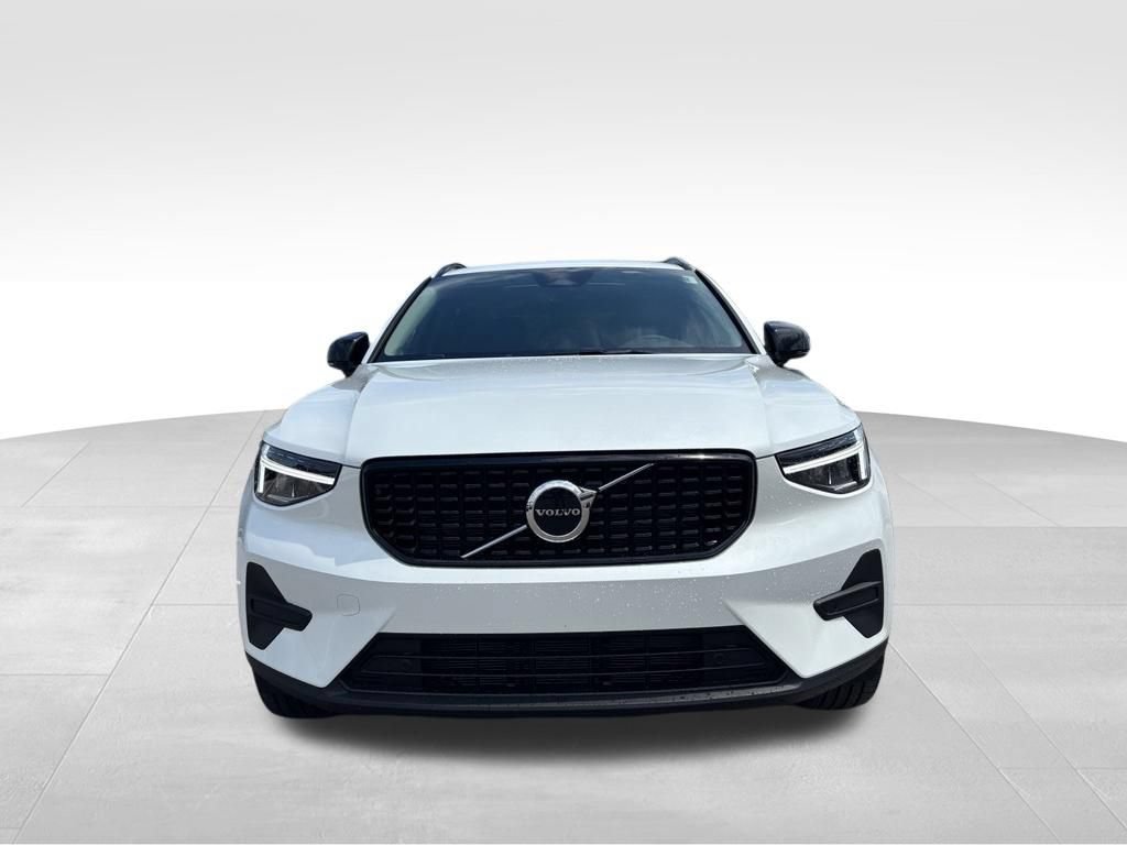New 2026 Volvo XC40 B5 Core w/ Protection Package Premier AWD/4WD image 8