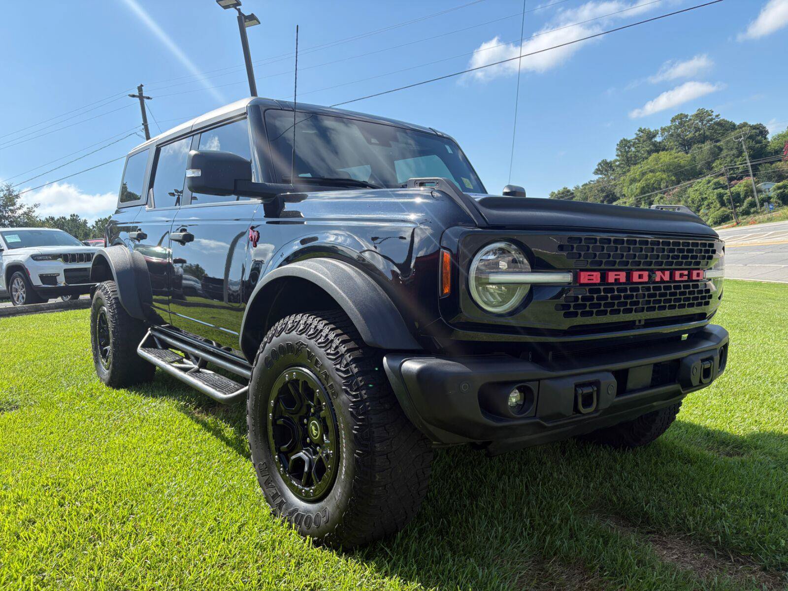 Used 2023 Ford Bronco Wildtrak AWD/4WD image 3