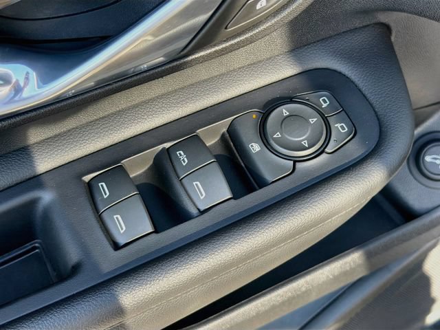 Used 2023 GMC Terrain SLE w/ Driver Convenience Package FWD image 18