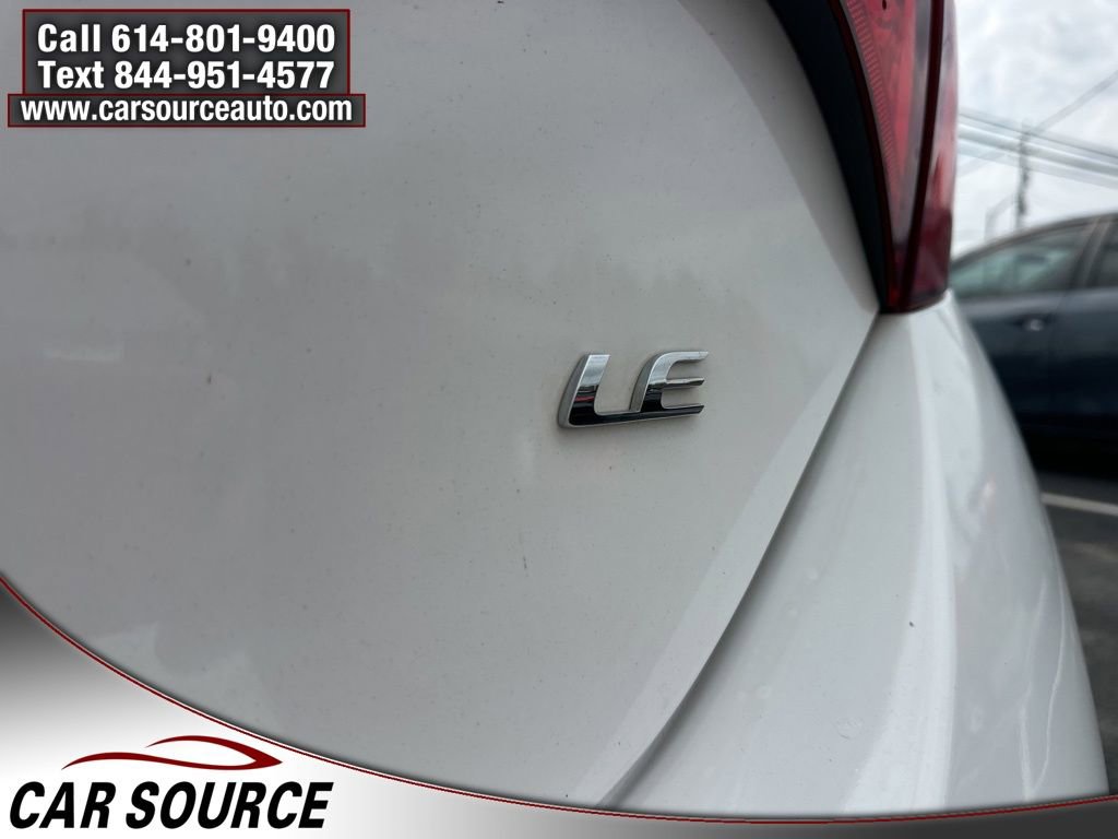 Used 2017 Toyota Corolla LE FWD image 22