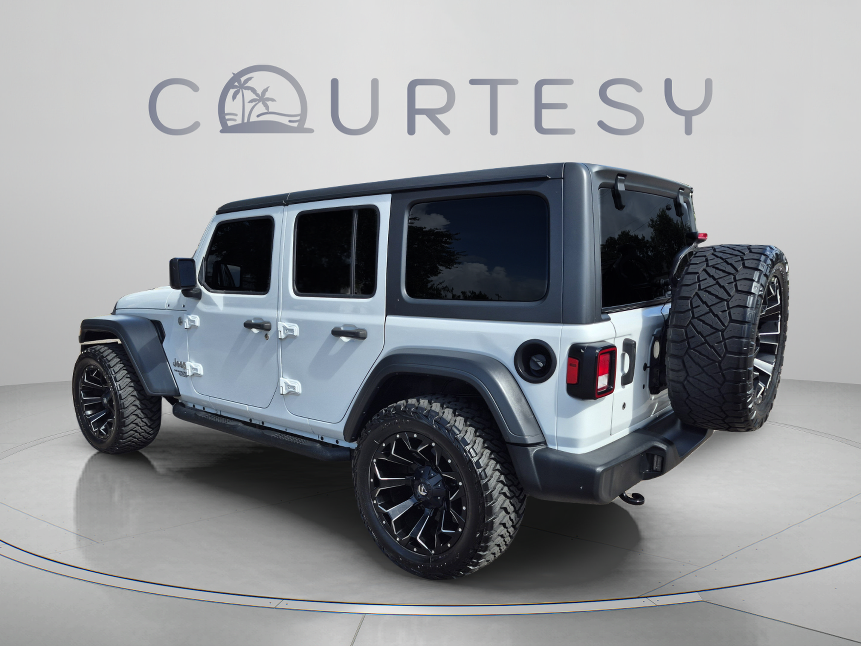 Used 2019 Jeep Wrangler Unlimited Sport S AWD/4WD image 3