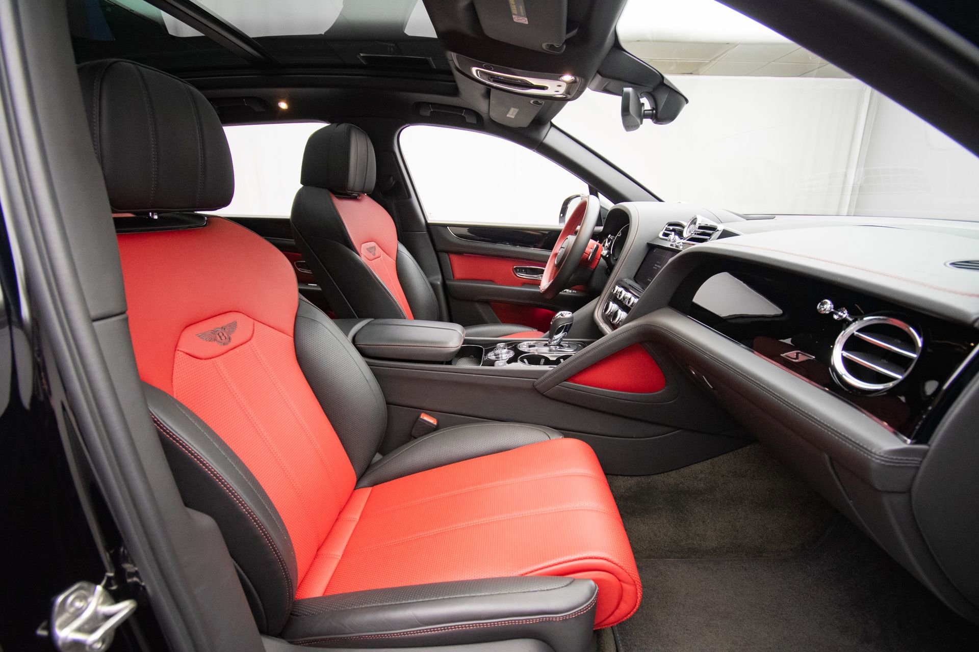 Used 2022 Bentley Bentayga image 15