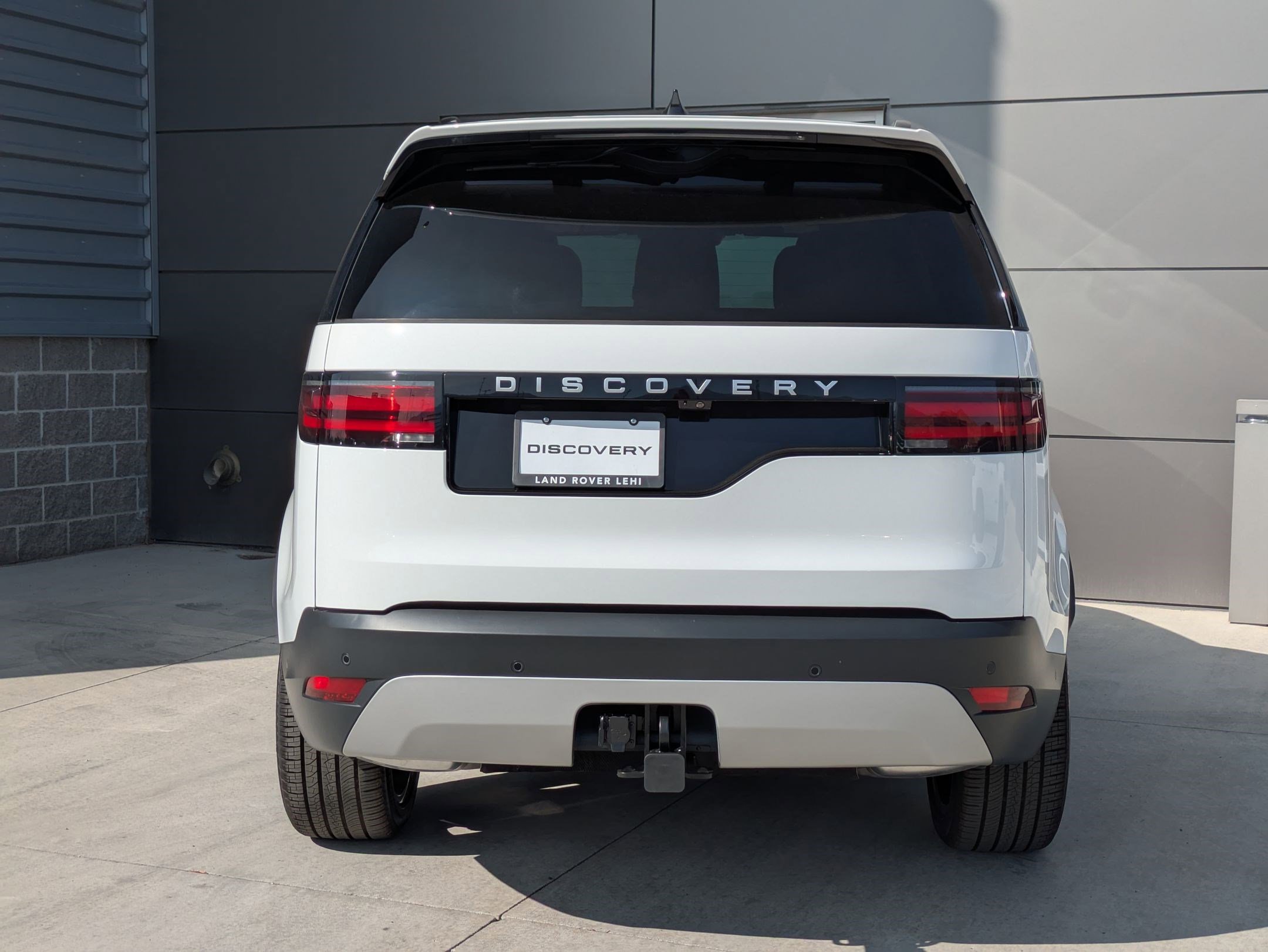New 2025 Land Rover Discovery S image 7
