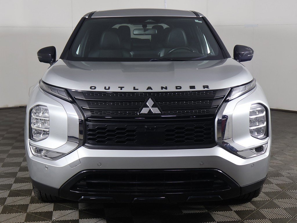 Used 2023 Mitsubishi Outlander SE image 12