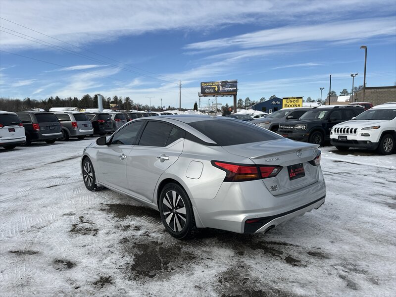 Used 2019 Nissan Altima 2.5 SV FWD image 3