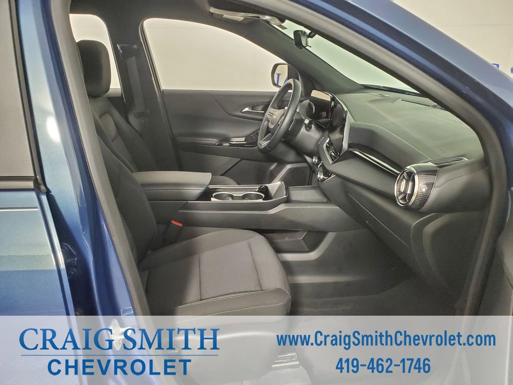 Used 2025 Chevrolet Equinox LT w/ Safety and Technology Package FWD image 14
