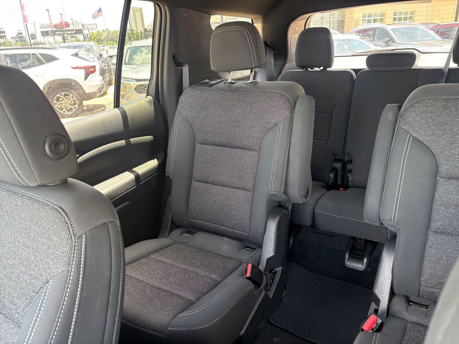Used 2025 Chevrolet Traverse LT FWD image 43