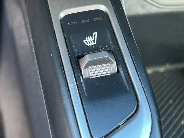 Used 2024 Kia Sorento S image 16