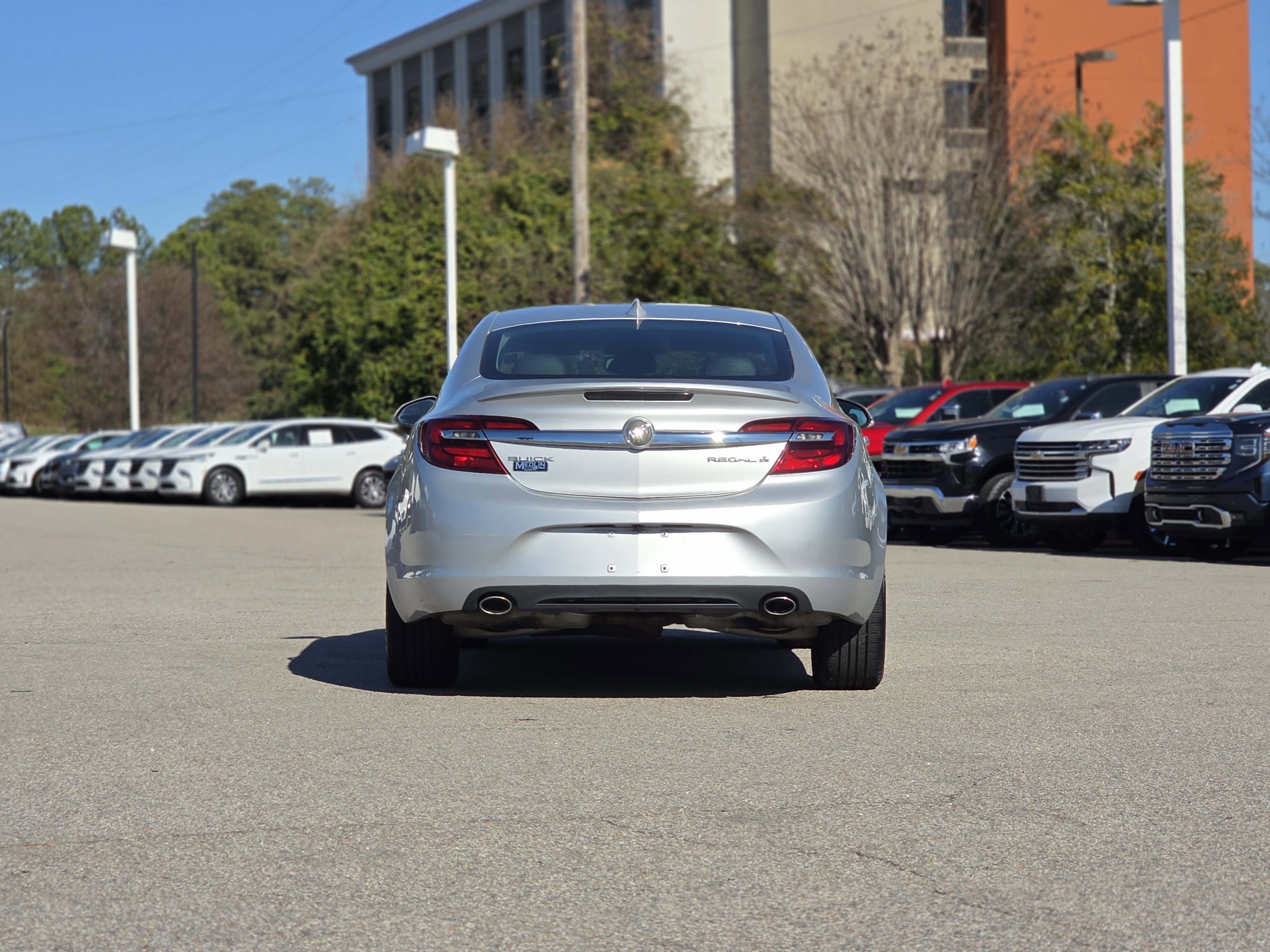 Used 2017 Buick Regal Sport Touring image 6