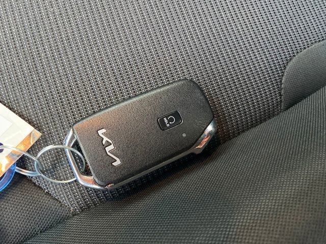 Used 2023 Kia K5 LXS image 26