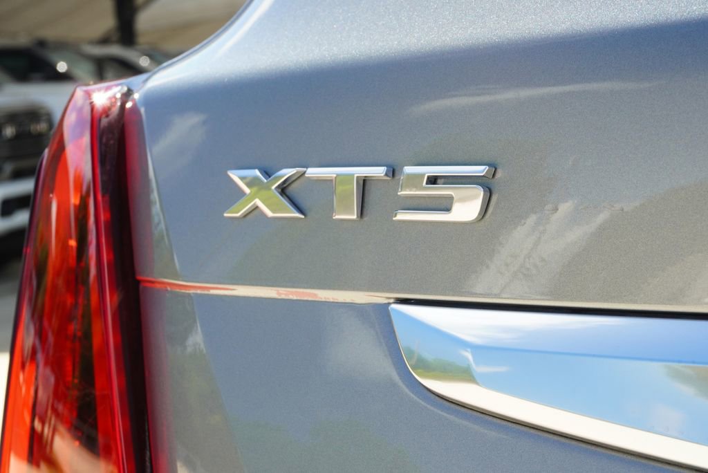 Used 2024 Cadillac XT5 Premium Luxury w/ Technology Package FWD image 9