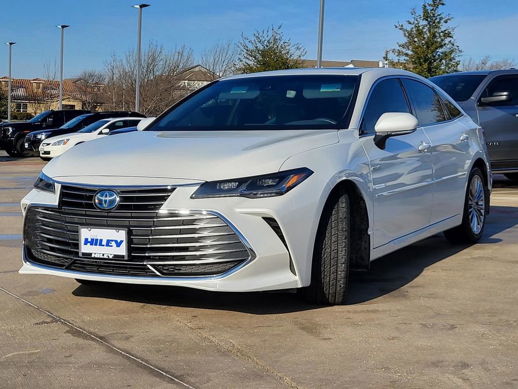 Used 2021 Toyota Avalon Limited image 2