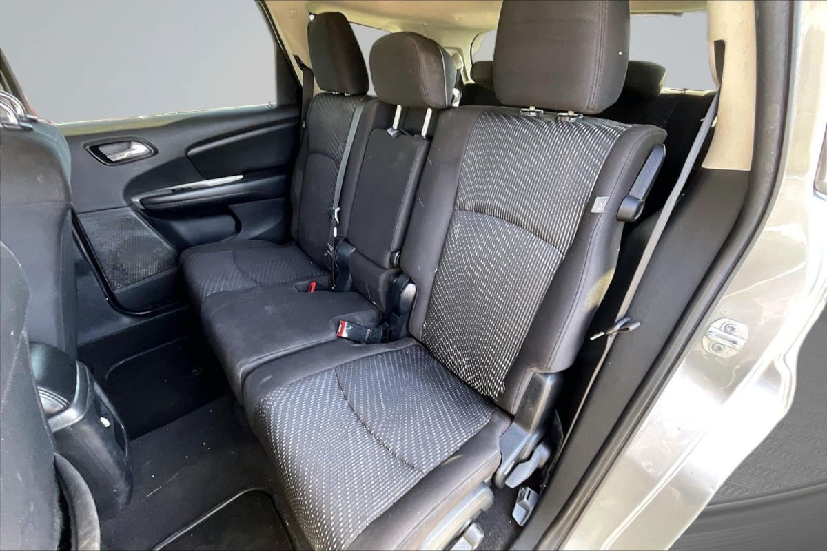 Used 2017 Dodge Journey SXT FWD image 25
