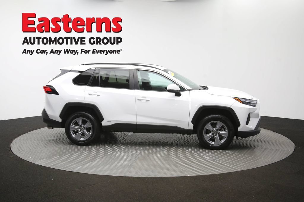 Used 2022 Toyota RAV4 XLE AWD/4WD image 45