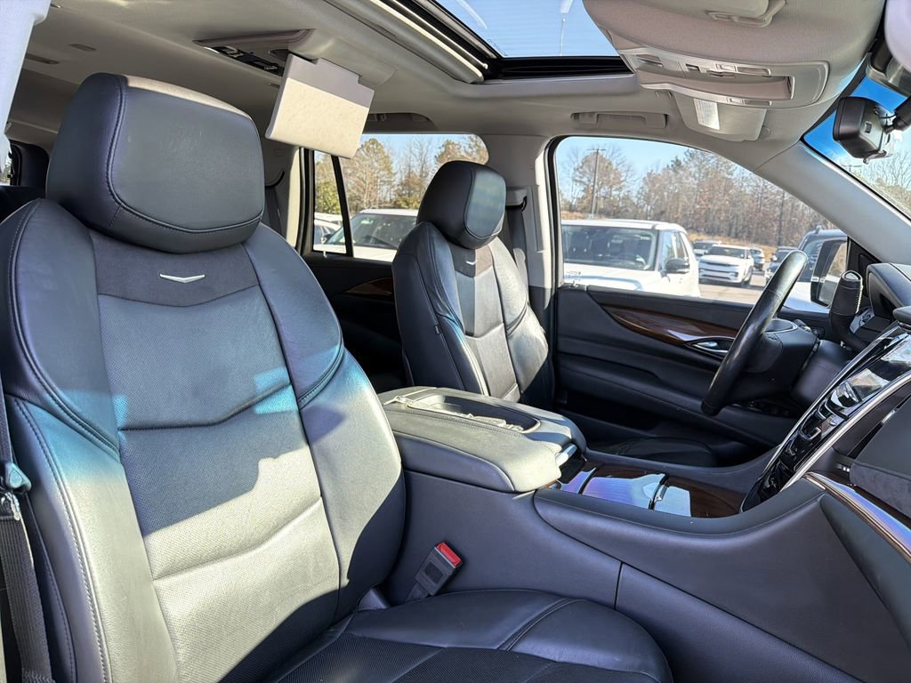 Used 2020 Cadillac Escalade Premium Luxury image 21