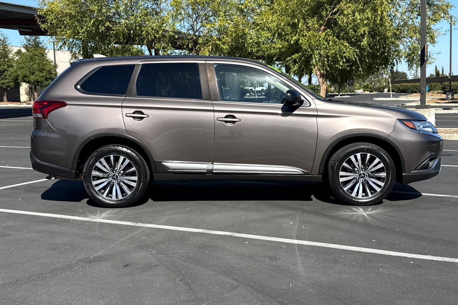 Used 2020 Mitsubishi Outlander ES FWD image 10