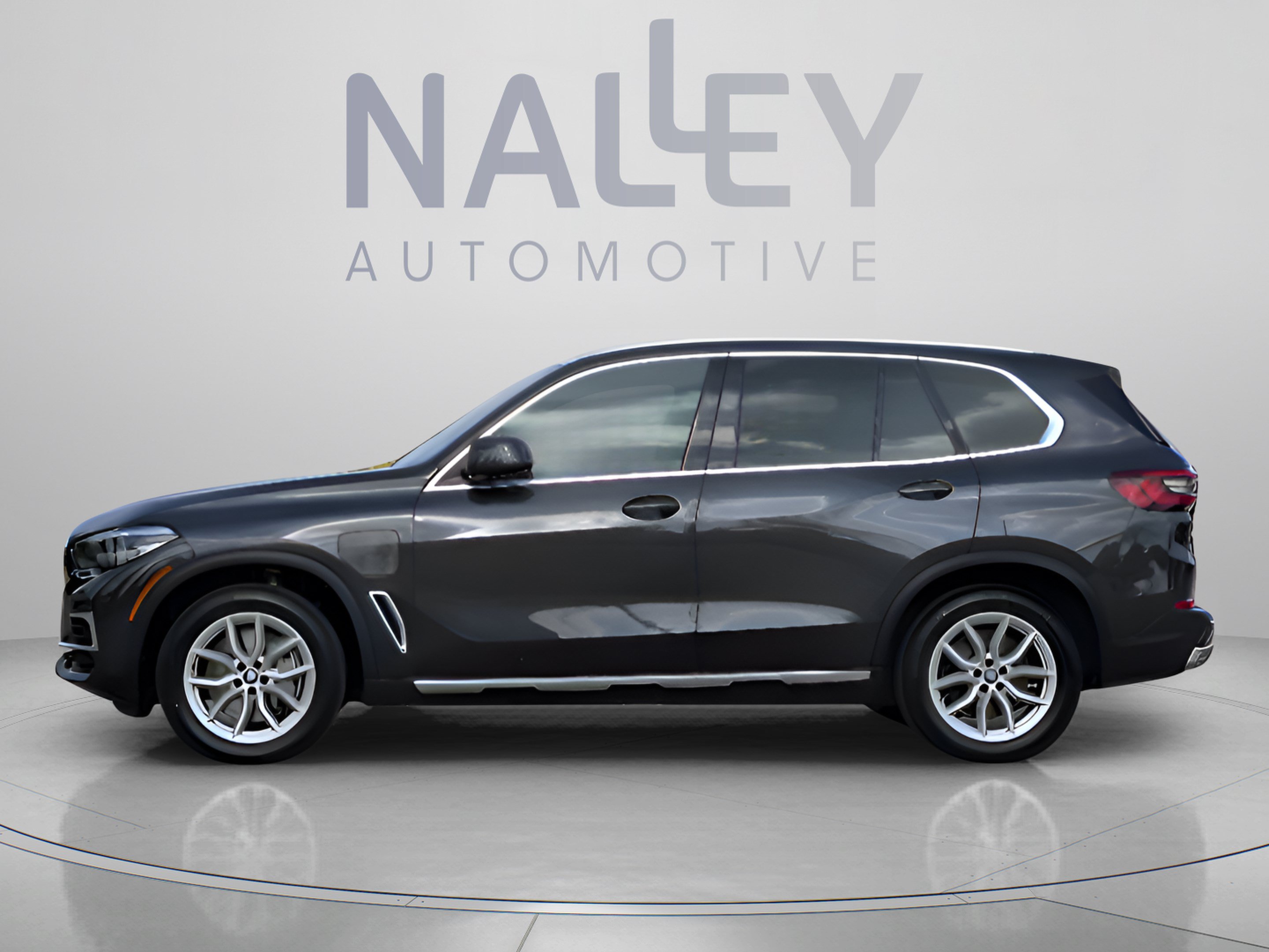 Used 2023 BMW X5 xDrive45e AWD/4WD image 2