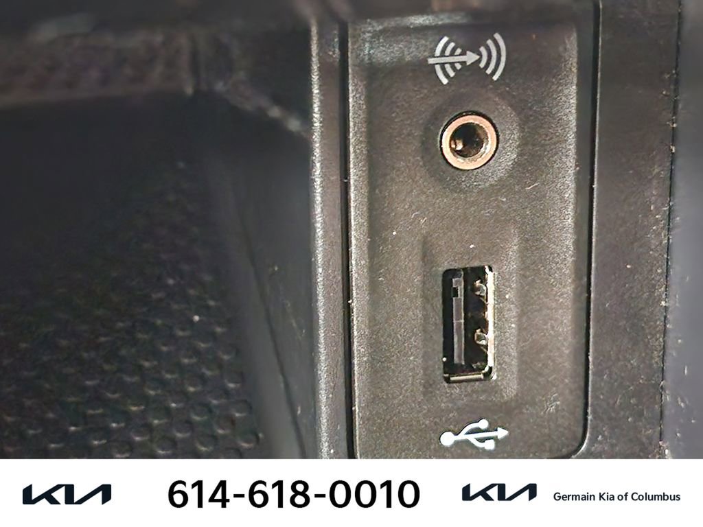 Used 2016 Volkswagen Golf S image 30