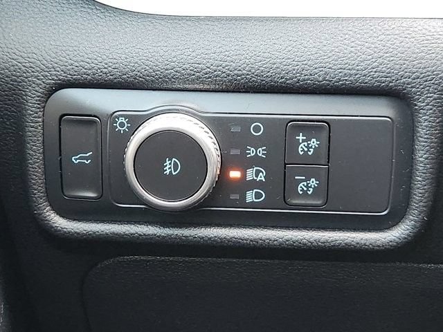 Used 2021 Ford Explorer XLT w/ Equipment Group 202A RWD image 19