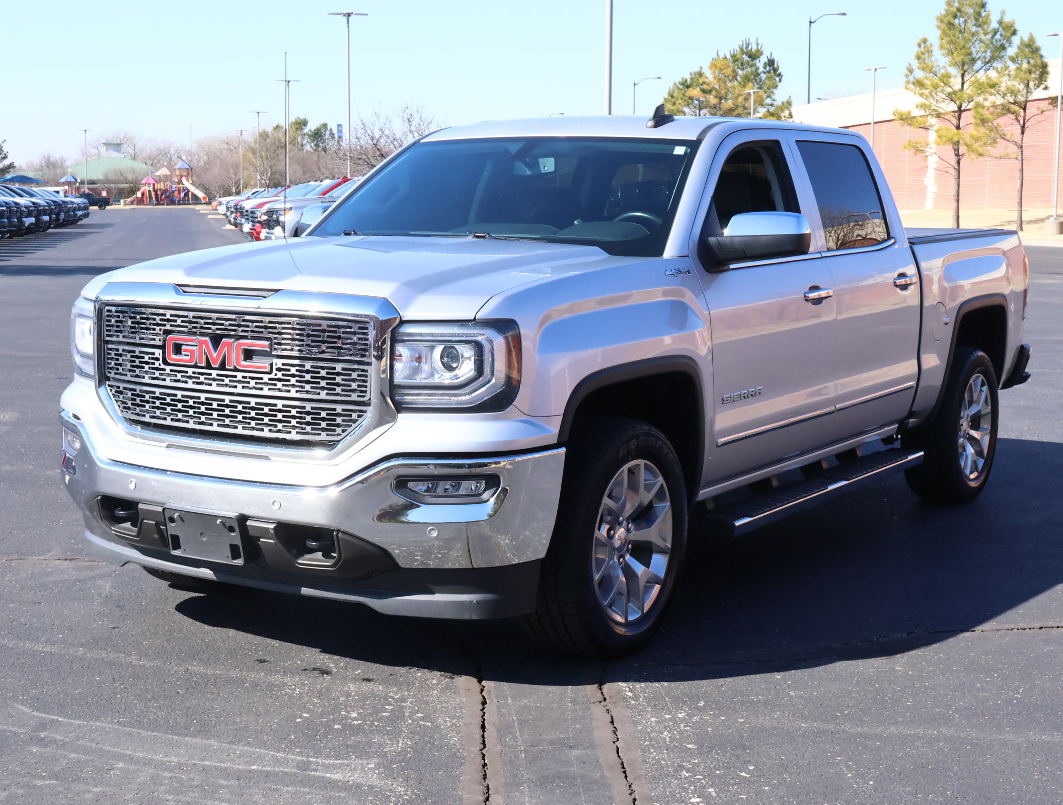 Used 2018 GMC Sierra 1500 SLT w/ SLT Premium Package image 29