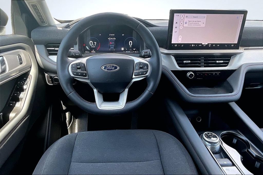 Used 2026 Ford Explorer Active AWD/4WD image 10