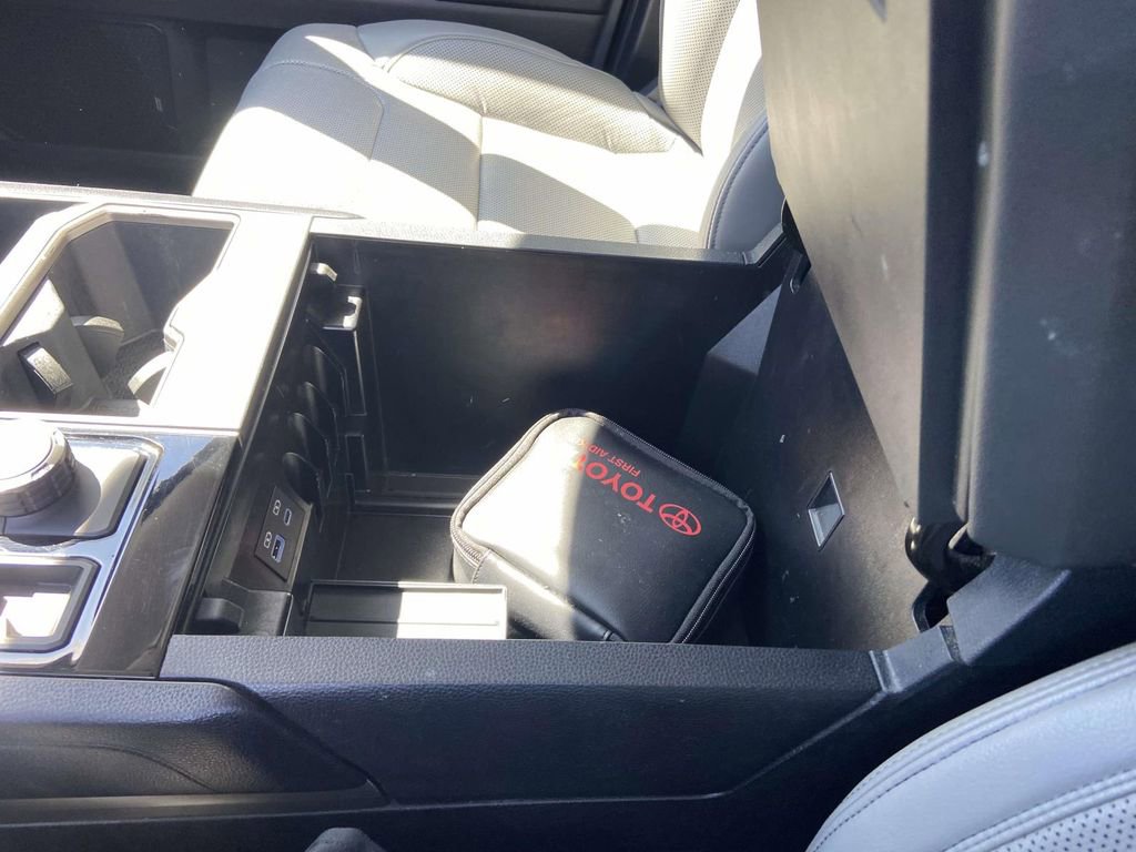 Used 2022 Toyota Tundra SR5 w/ SR5 Premium Package image 26