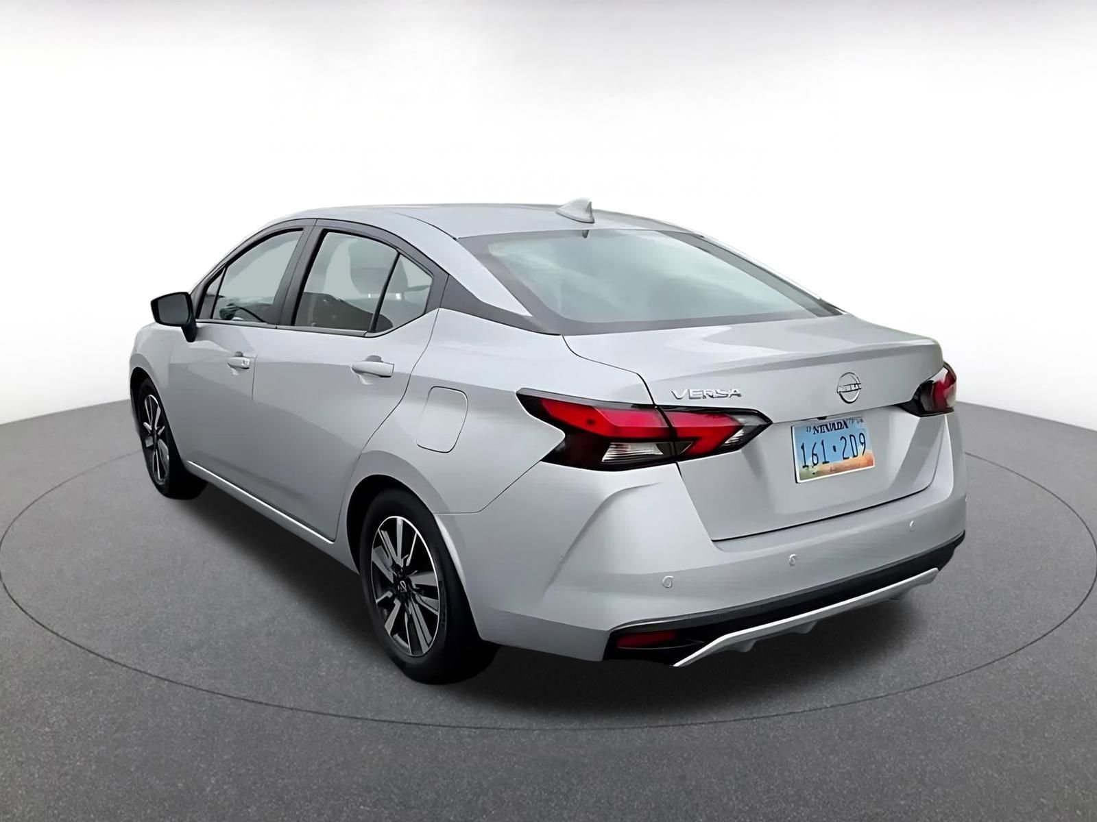 Used 2025 Nissan Versa SV FWD image 11
