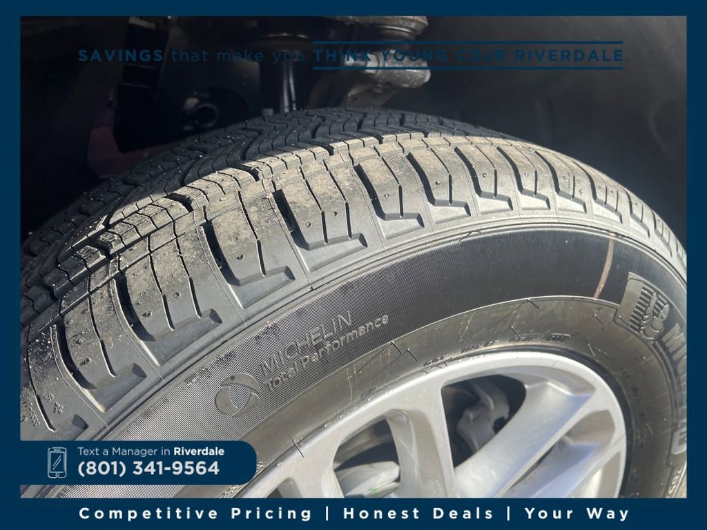 New 2026 Jeep Grand Cherokee Laredo image 25