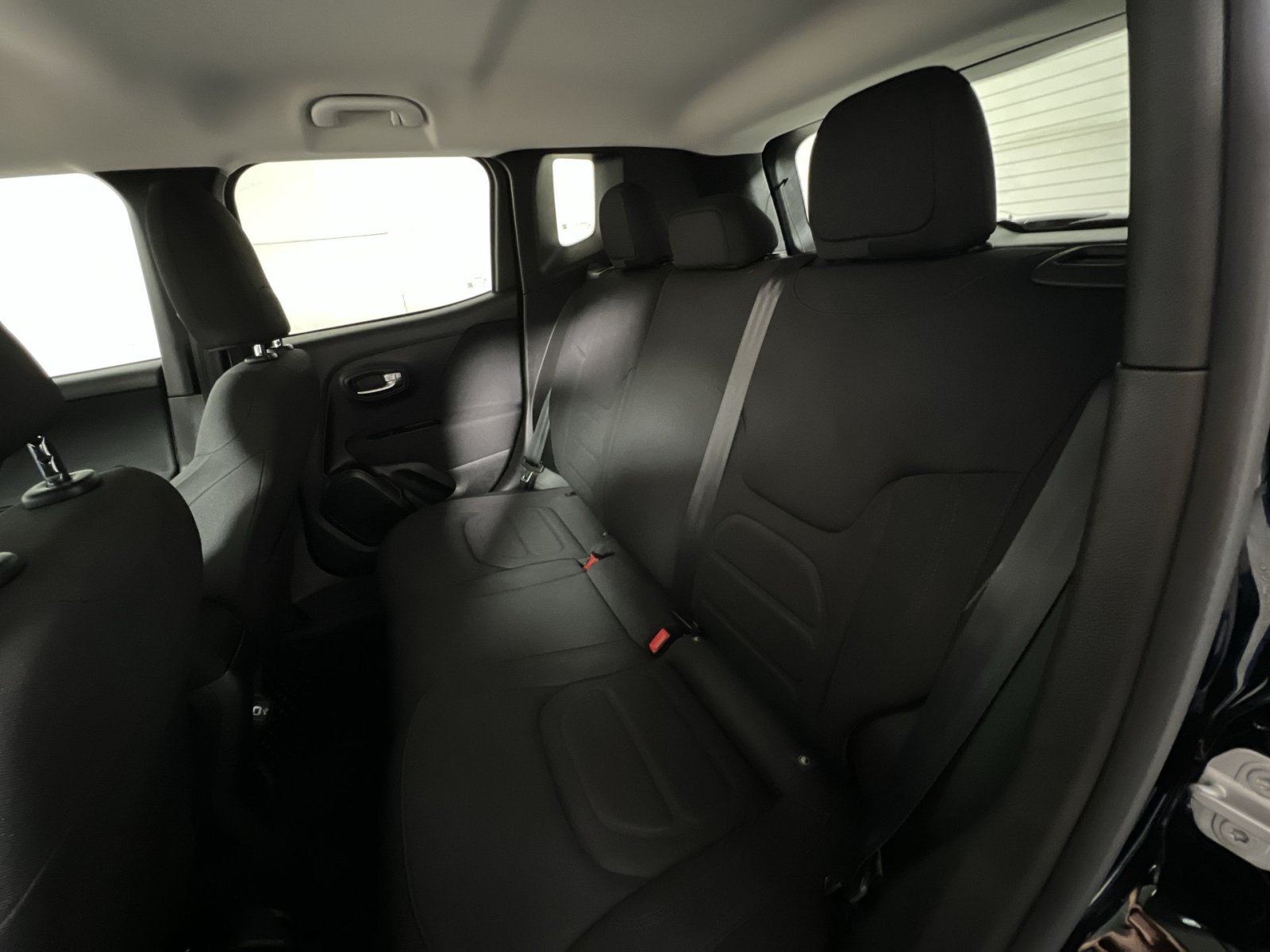 Used 2020 Jeep Renegade Latitude AWD/4WD image 23