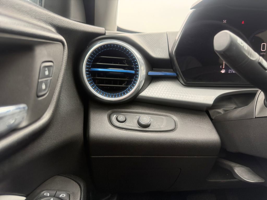 Certified 2024 Chevrolet Trax LT w/ LT Convenience Package image 22