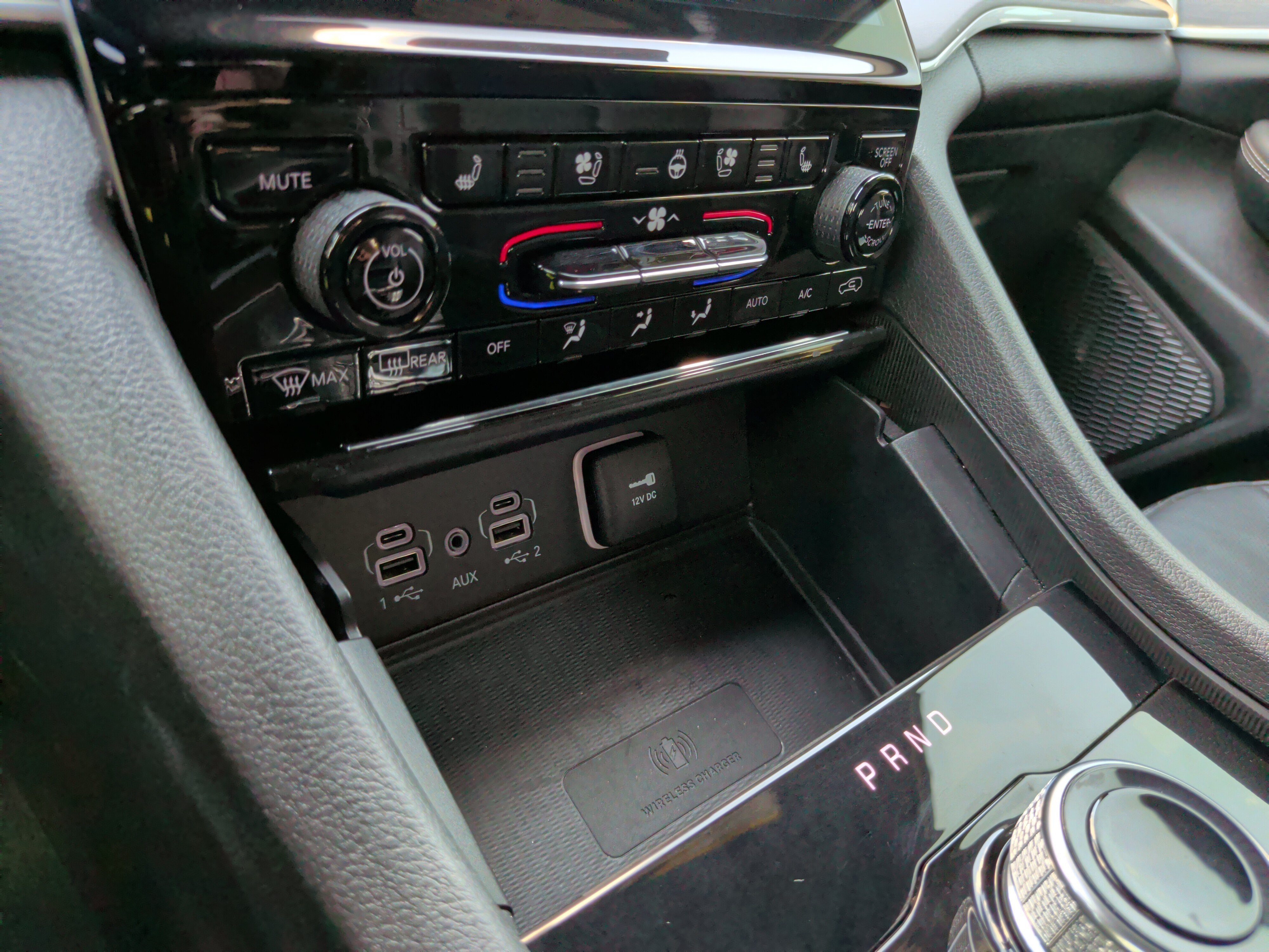 Used 2025 Jeep Grand Cherokee Limited w/ Luxury Tech Group II RWD image 19
