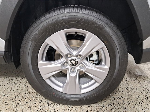 Used 2025 Toyota RAV4 XLE image 8