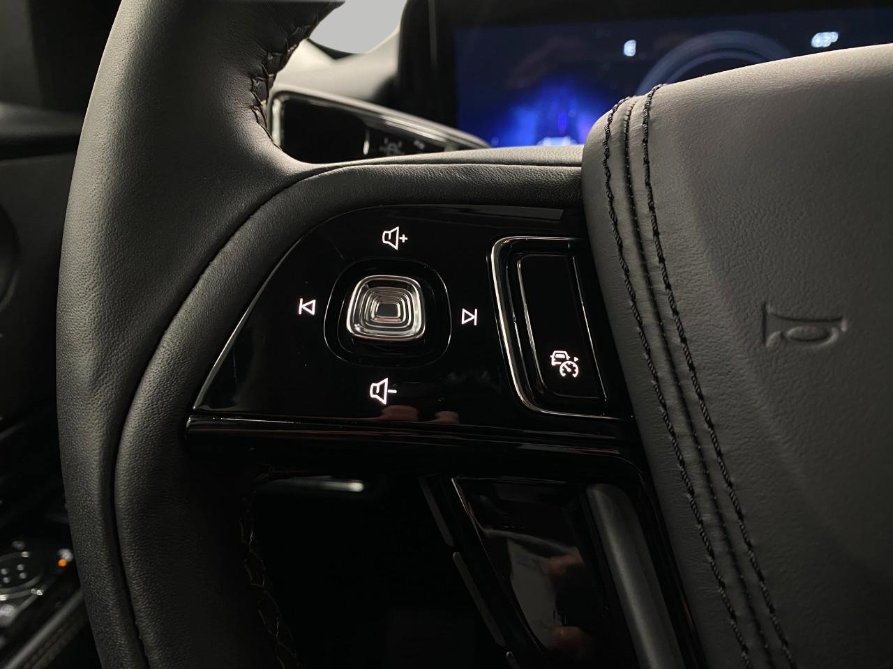 Used 2025 Lincoln Aviator AWD w/ Equipment Group 101A image 16