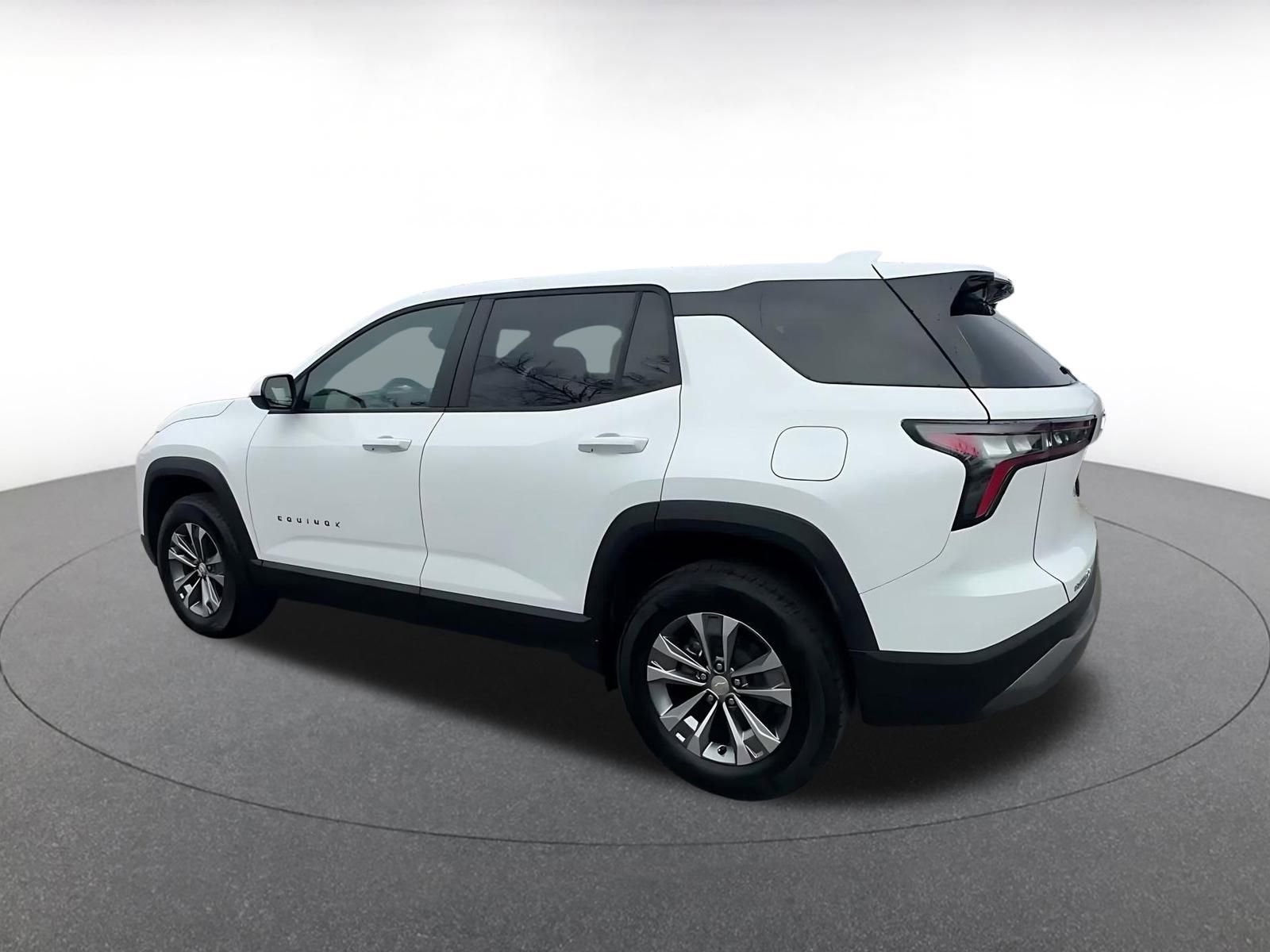 Used 2025 Chevrolet Equinox LT image 10