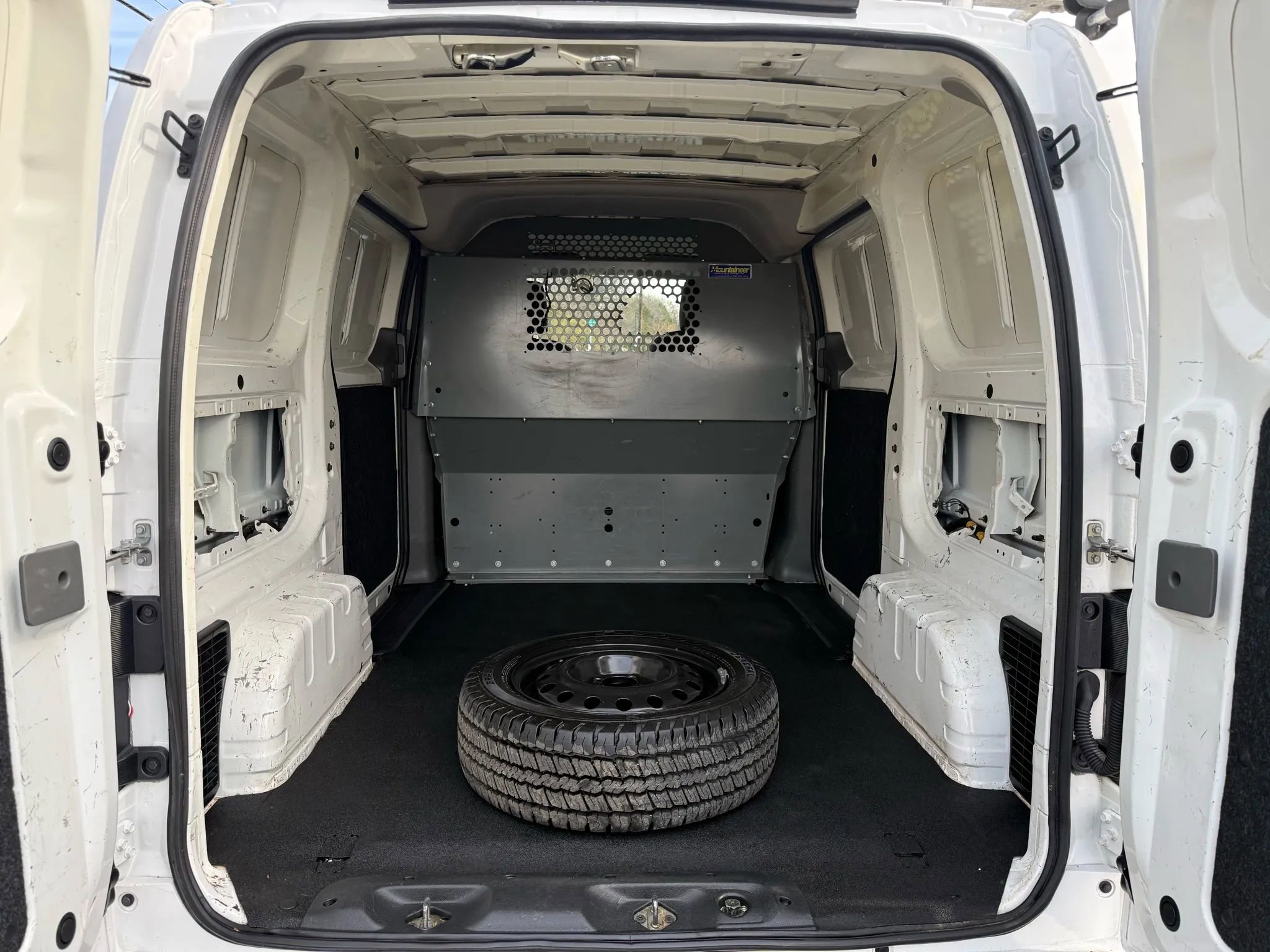 Used 2017 Nissan NV200 SV w/ Technology Package FWD image 36