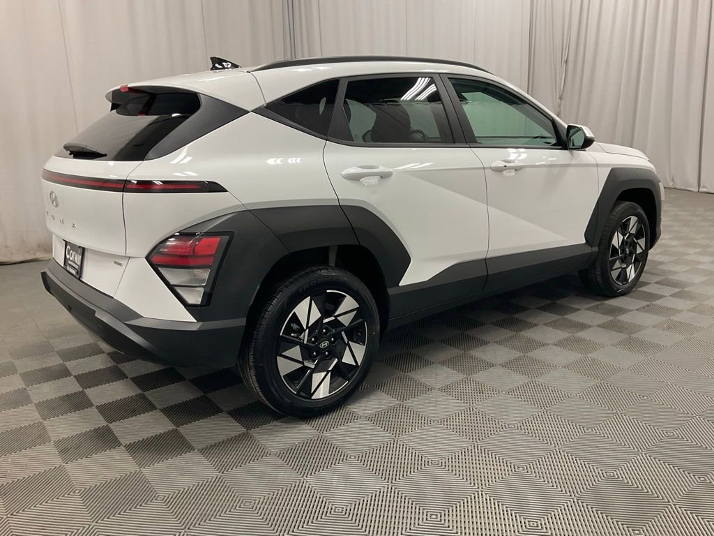 Used 2025 Hyundai Kona SEL image 3