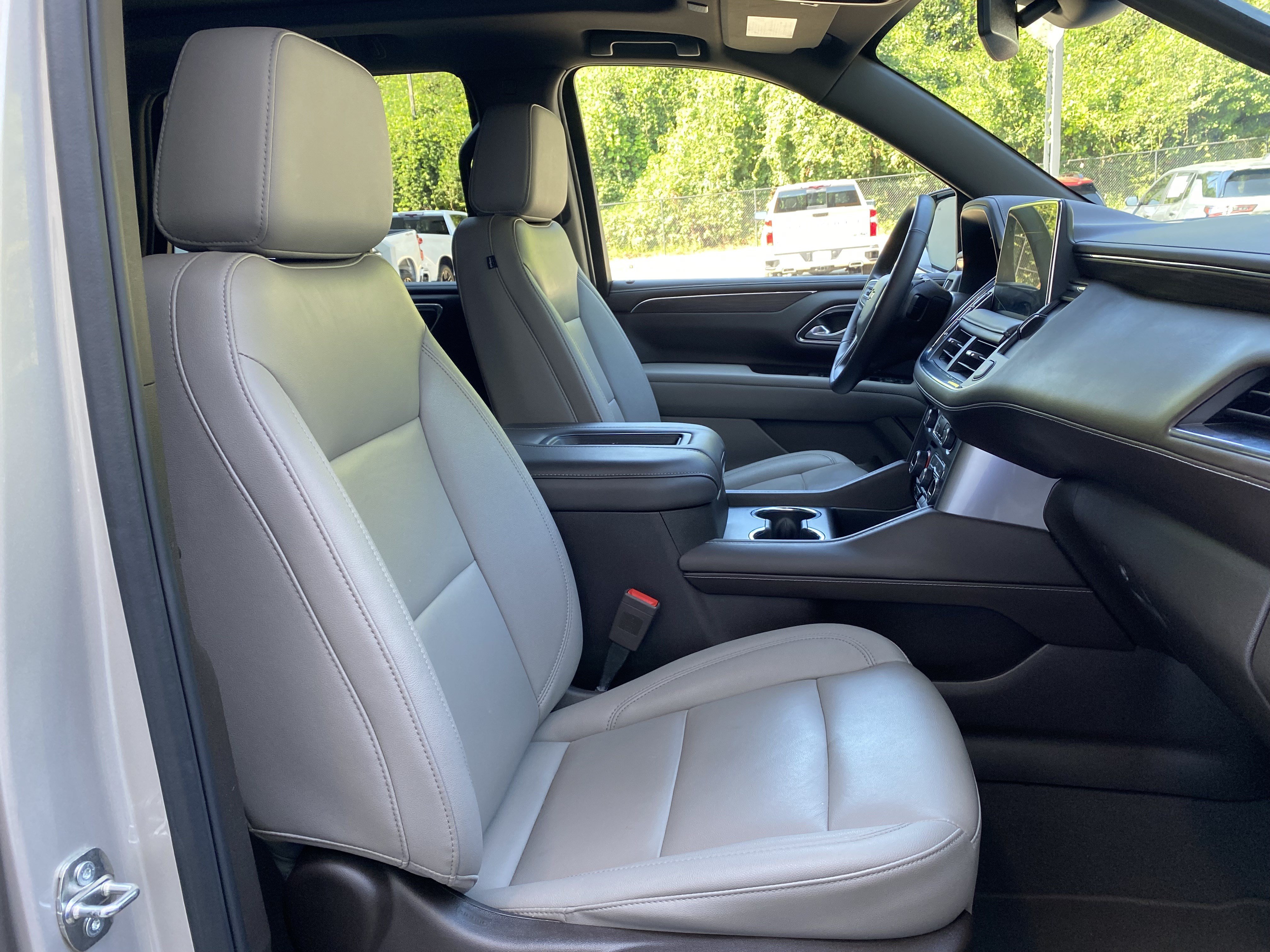 Used 2023 Chevrolet Tahoe LT w/ Luxury Package RWD image 31