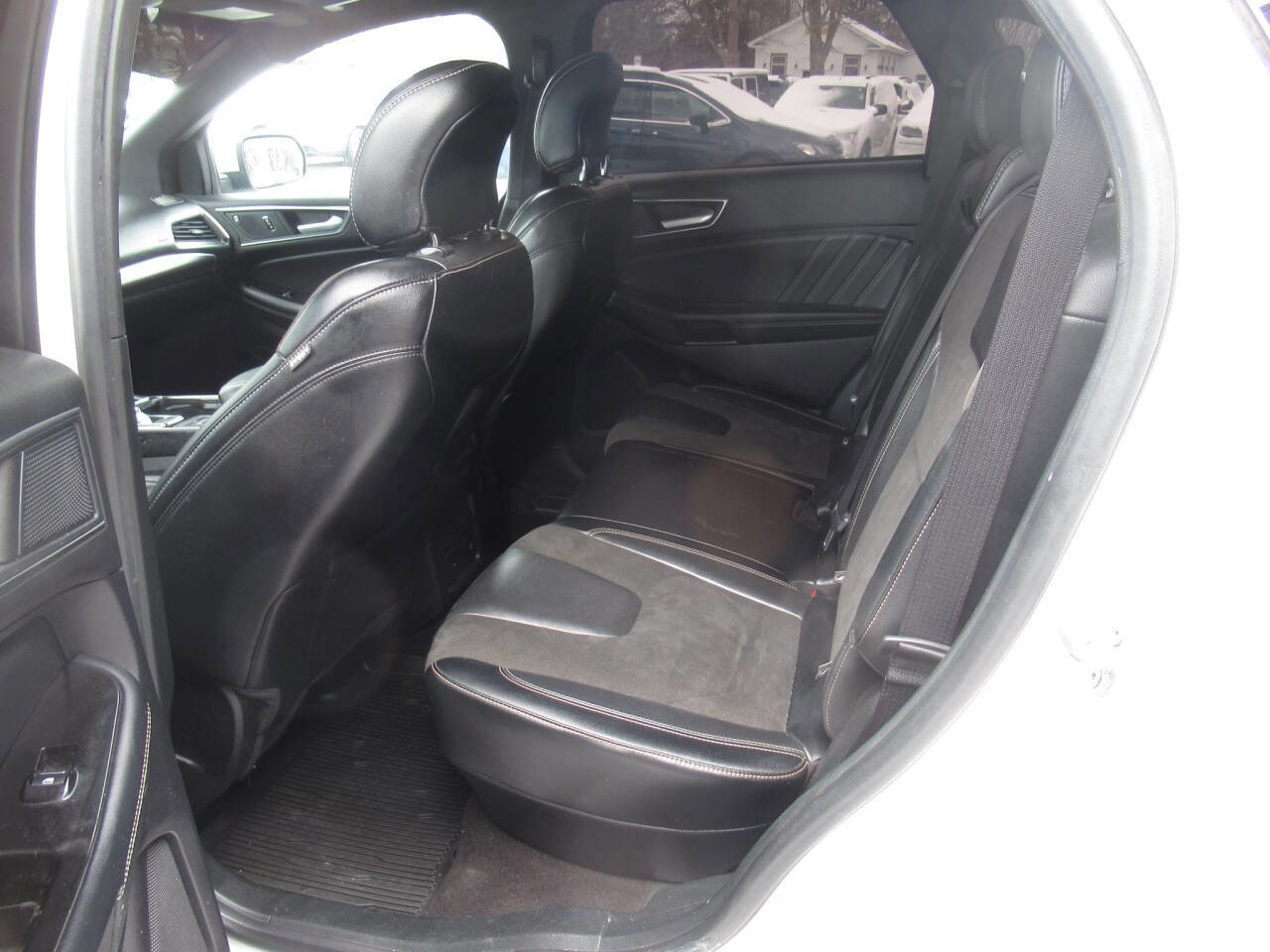 Used 2019 Ford Edge ST w/ Equipment Group 401A image 18