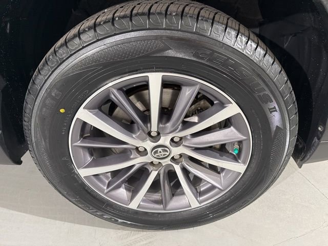 Used 2019 Toyota Highlander XLE image 18