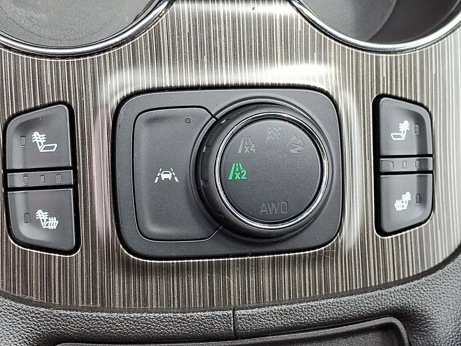 Used 2023 GMC Acadia SLT image 29