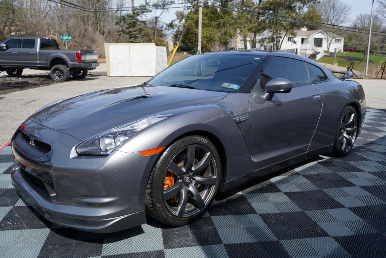 Used 2010 Nissan GT-R Premium image 12