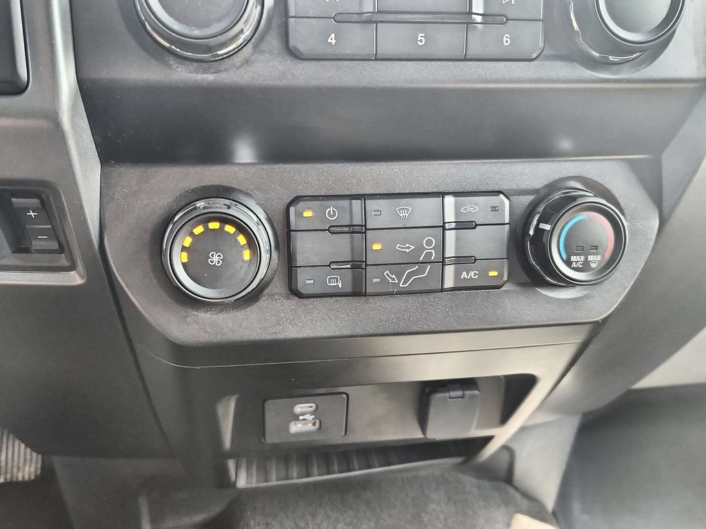 Used 2022 Ford F350 XLT w/ Snow Plow Prep Package AWD/4WD image 18