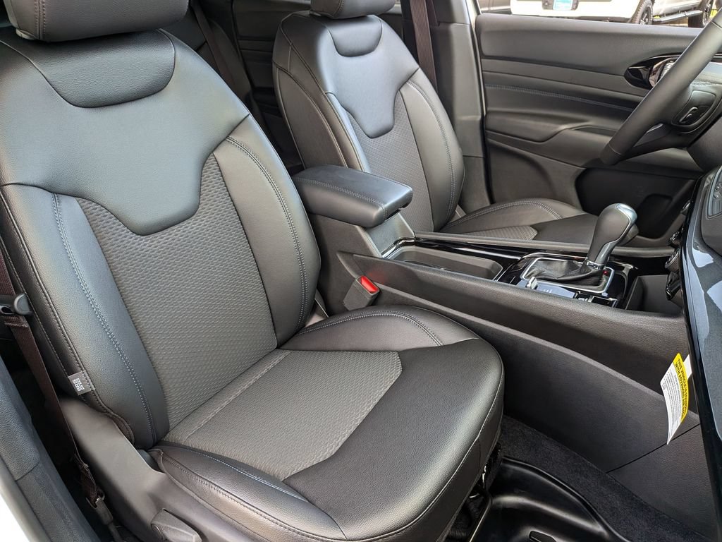 New 2026 Jeep Compass Latitude AWD/4WD image 30