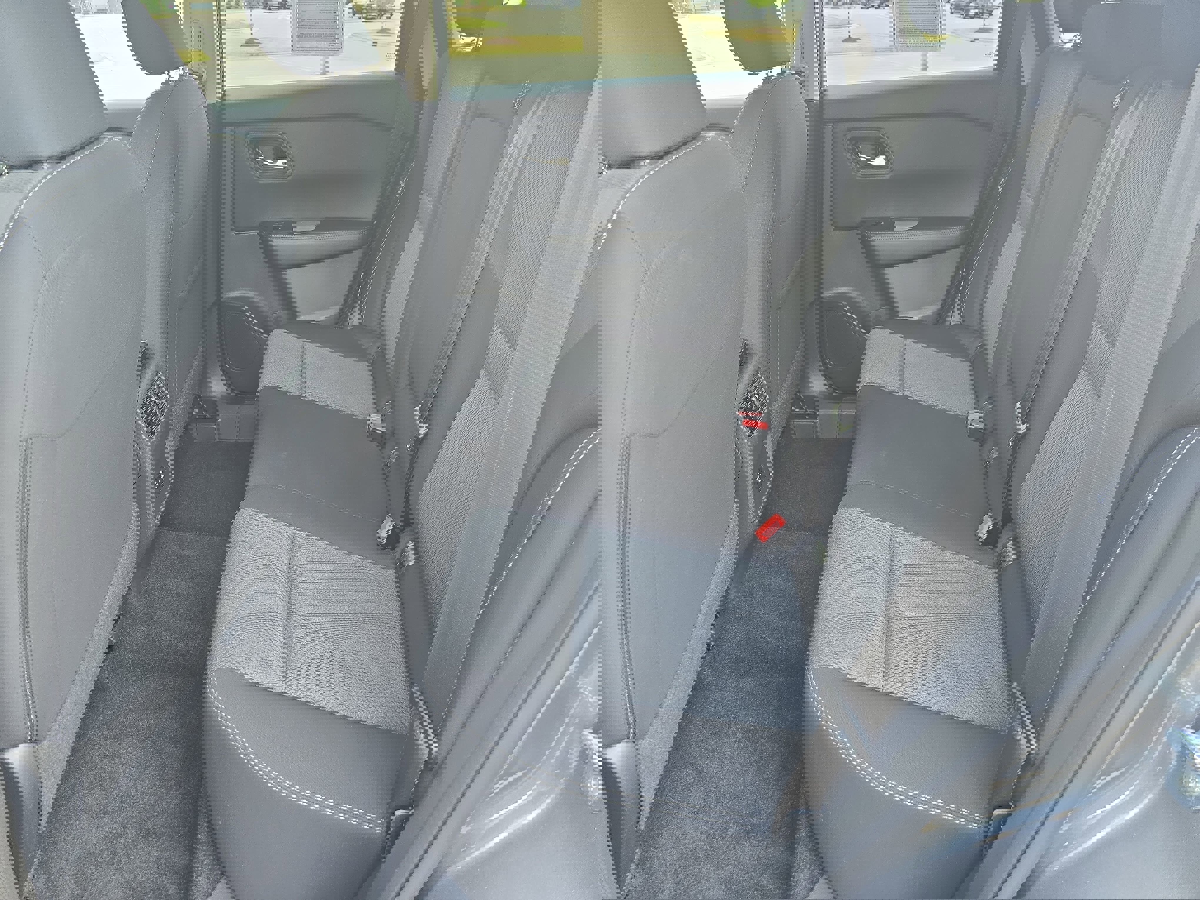 Used 2025 Nissan Rogue SV image 16