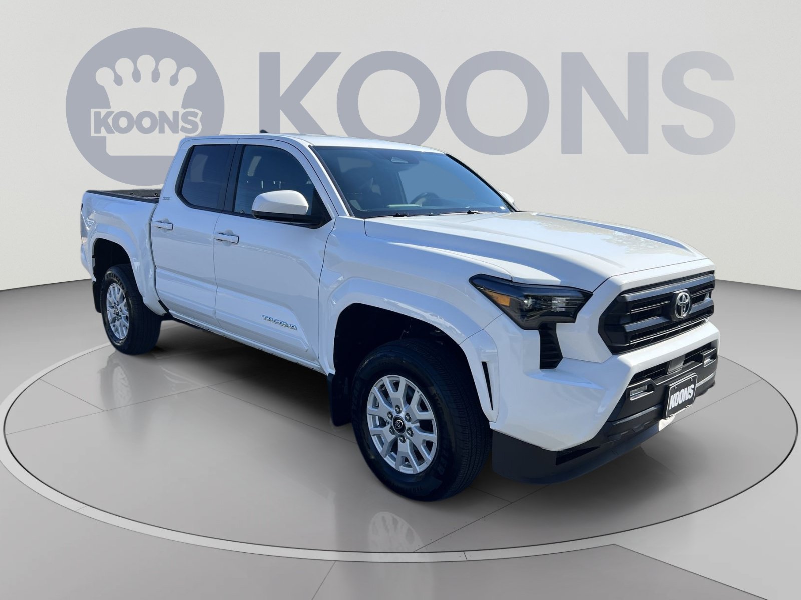 Used 2025 Toyota Tacoma SR5 AWD/4WD image 10